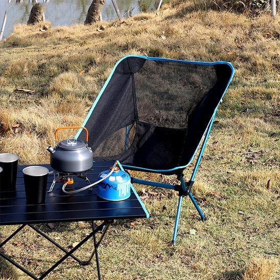 Chaise-de-camping-bleu-ciel