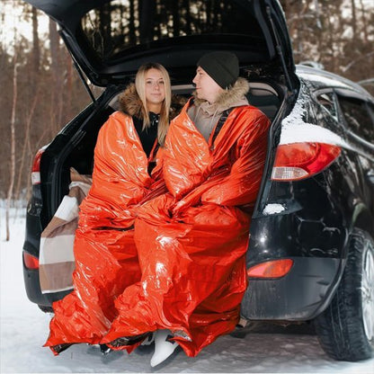 Couple avec leur sacs de couchage