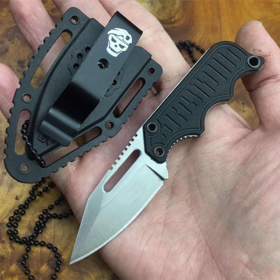 Couteau de survie 