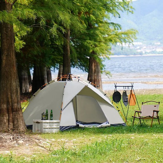 Tente-camping-blanc-site-camping